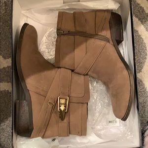 Fergalicious Midas taupe